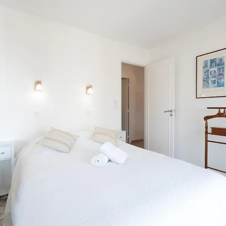3-br Near Downtown Sea View Parking