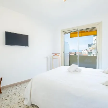 3-br Near Downtown Sea View Parking Apartment