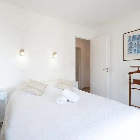 3-br Near Downtown Sea View Parking