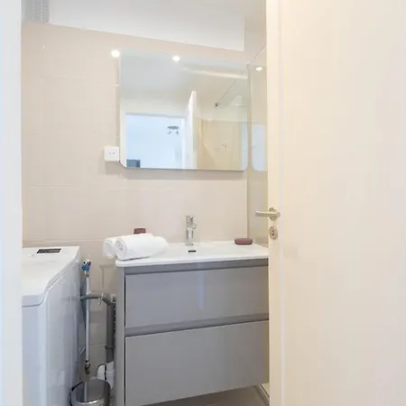 3-br Near Downtown Sea View Parking
