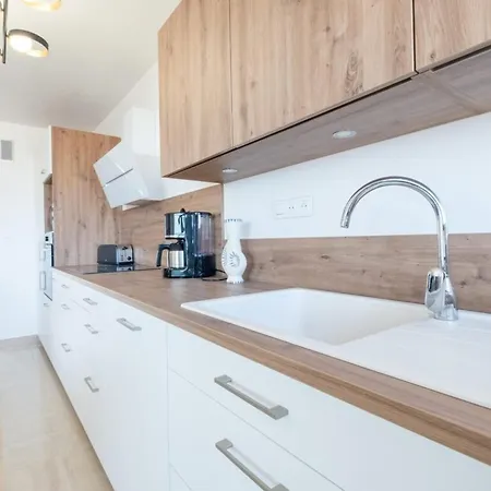 Appartamento 3-br Near Downtown Sea View Parking