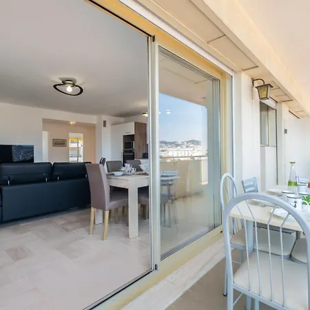 3-br Near Downtown Sea View Parking *