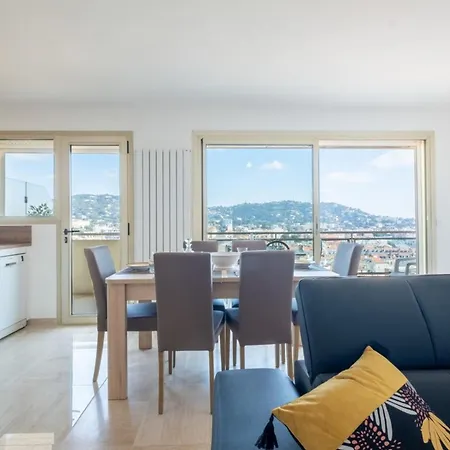 3-br Near Downtown Sea View Parking